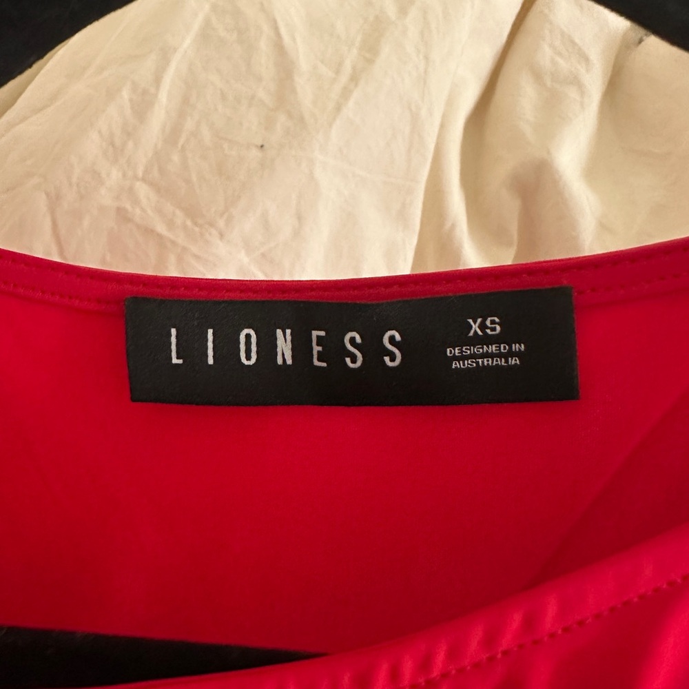 Lioness Rendezvous Red One-Shoulder Ruffle Top - Picture 4 of 4